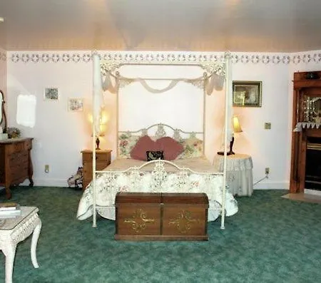 Belle Aire Mansion Guest House-2
